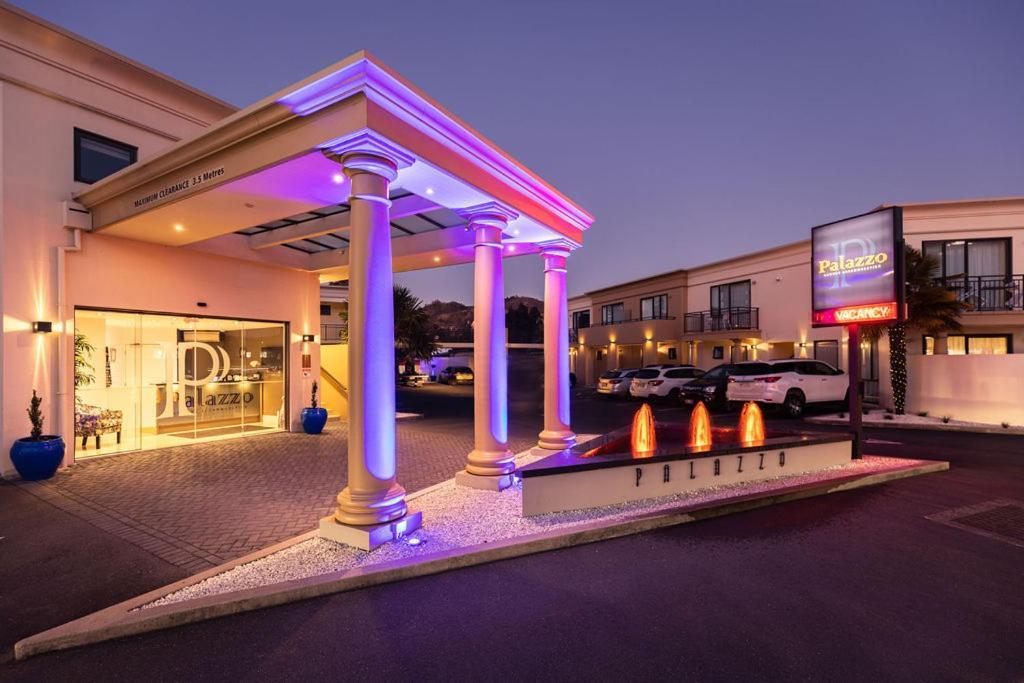 Palazzo Motor Lodge Nelson Extérieur photo Entrance of the hotel