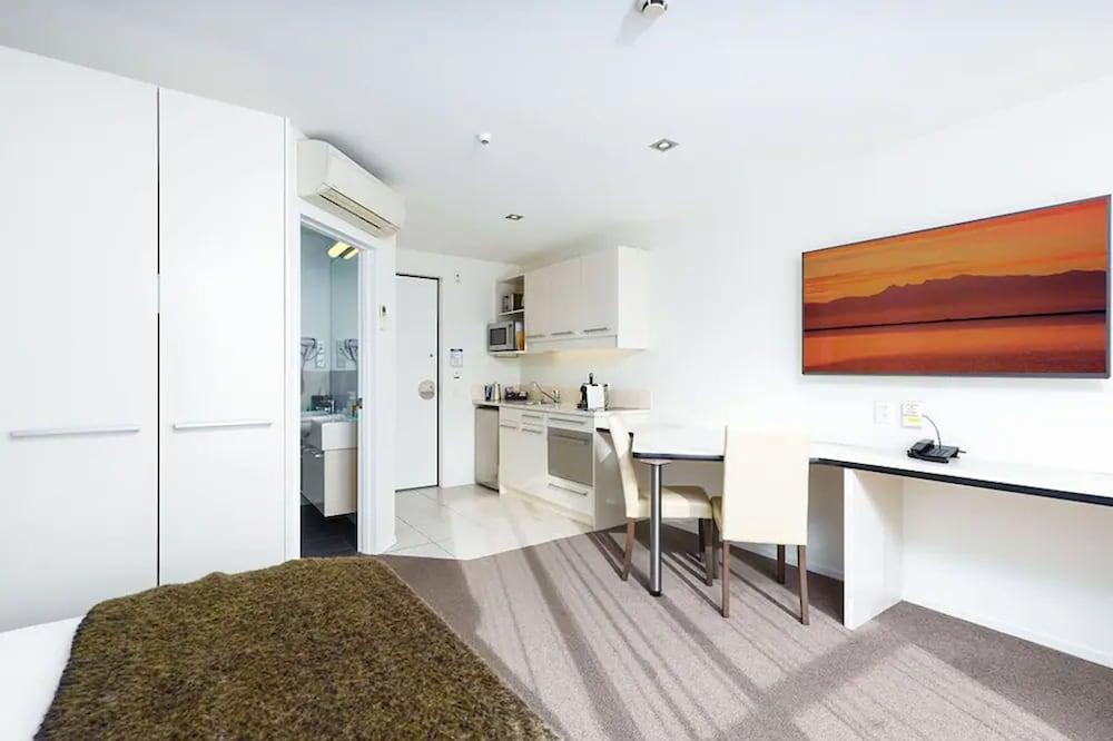Palazzo Motor Lodge Nelson Extérieur photo A typical studio apartment